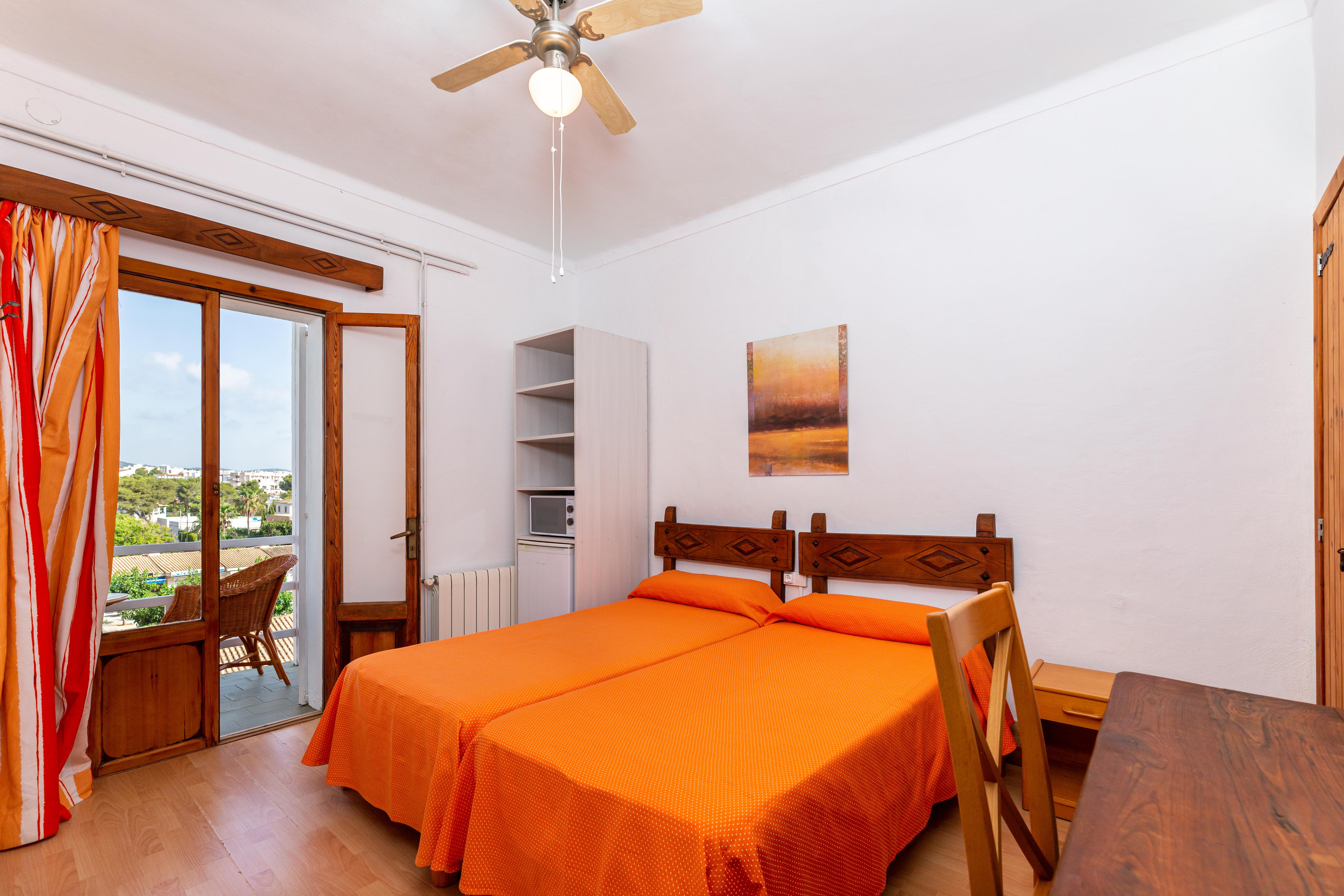 Hostal Residencia San Francisco Portocolom  Exterior photo