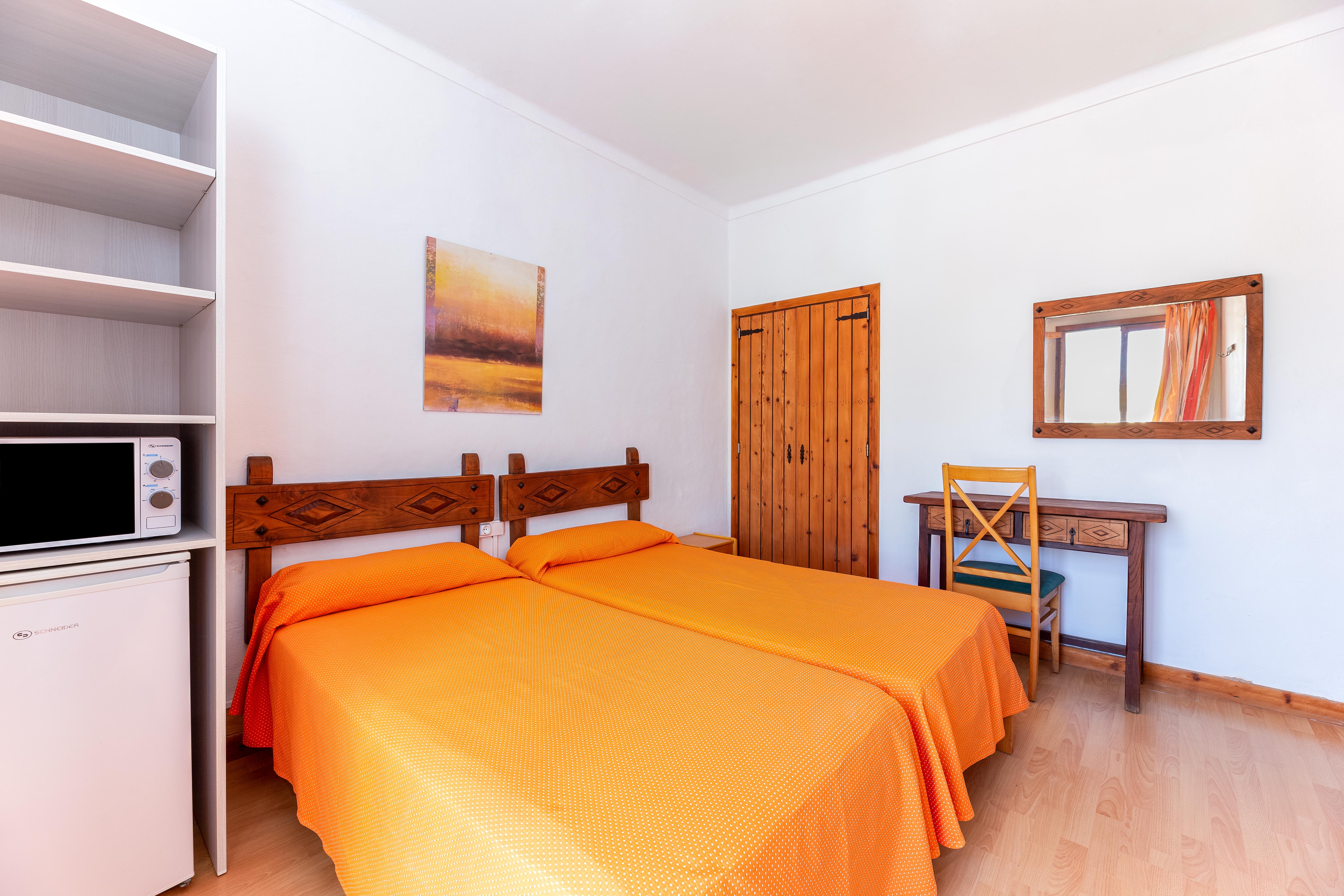 Hostal Residencia San Francisco Portocolom  Exterior photo