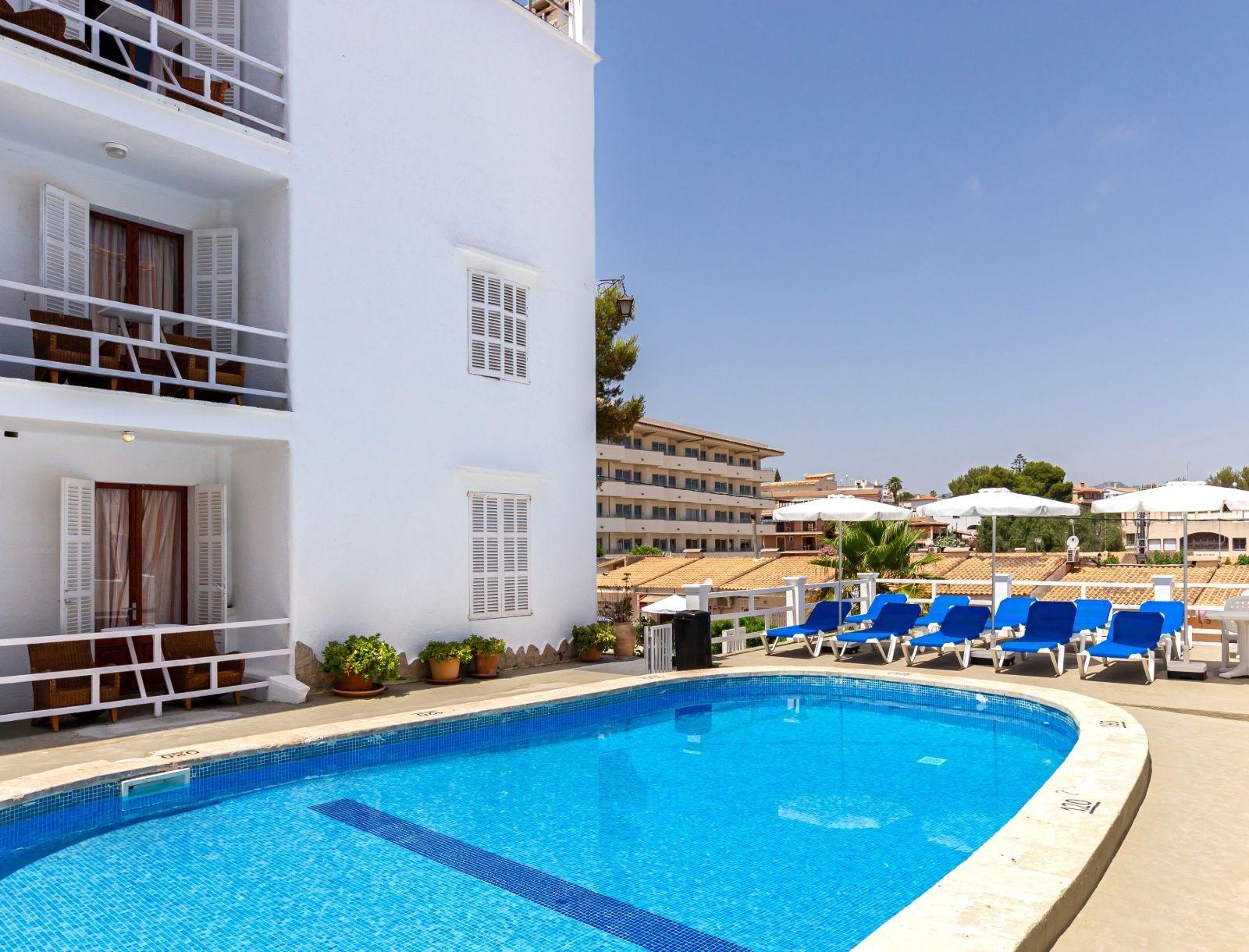 Hostal Residencia San Francisco Portocolom  Exterior photo